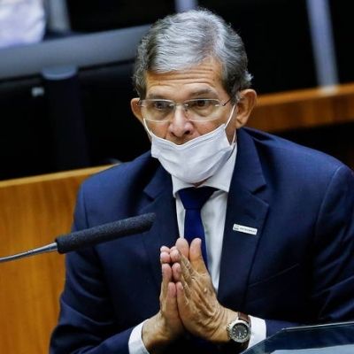 Falta opção de nova política de preço para Petrobras, diz Joaquim Silva e Luna